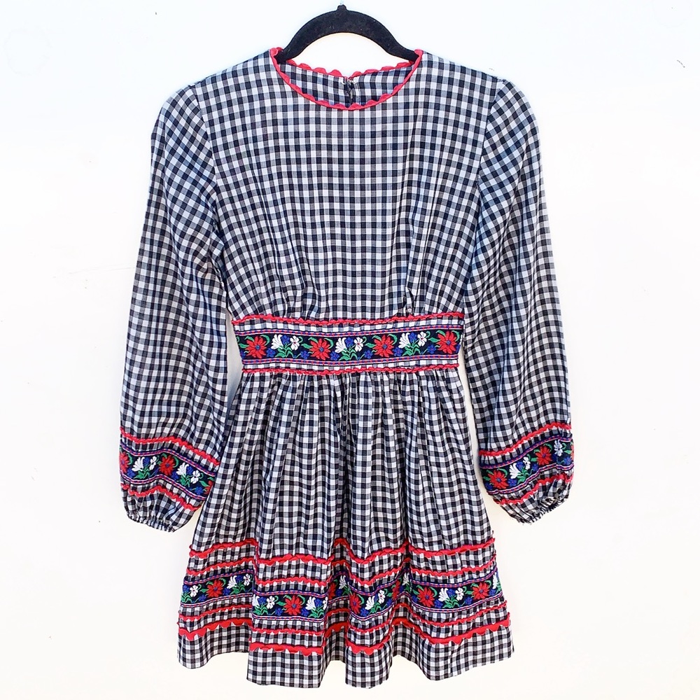 Vintage Vicky Vaughn Gingham Embroidered Dress